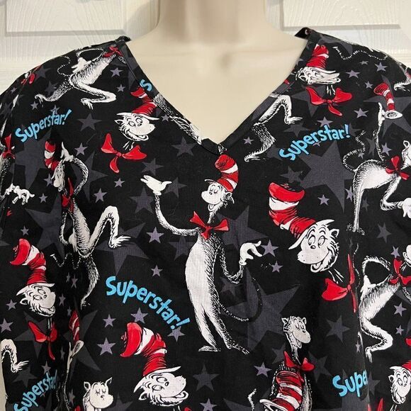 Dr. Seuss "Superstar!" Scrub Top Size M - Picture 2 of 5